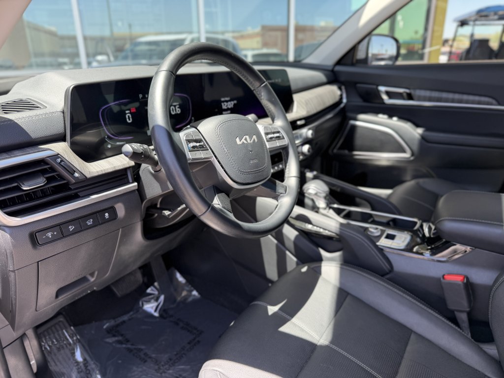 Used 2025 Kia Telluride EX w/ EX Captain's Chair Package FWD image 31