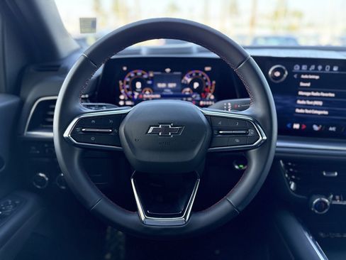 Used 2025 Chevrolet Suburban RST image 18