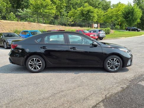 Used 2024 Kia Forte LXS FWD image 4