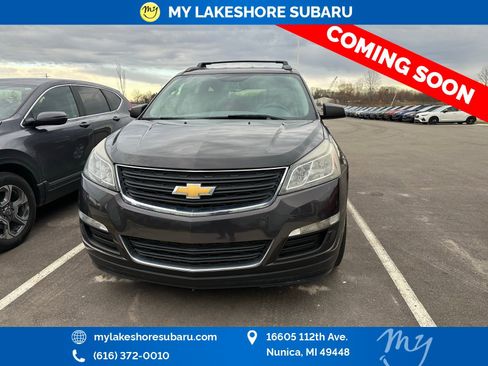 Used 2015 Chevrolet Traverse LS image 2