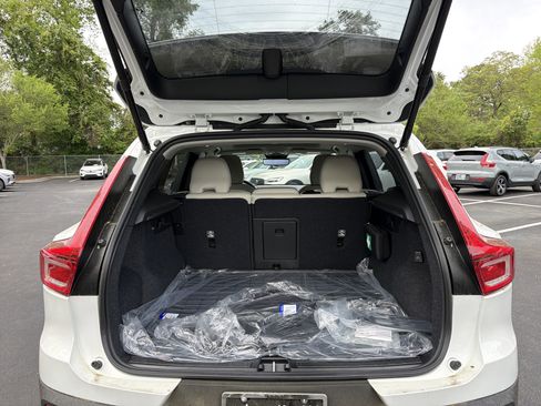 Used 2026 Volvo XC40 B5 Ultra w/ Protection Package Premier image 65