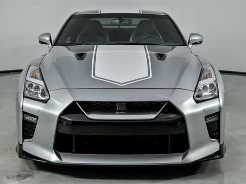 Used 2020 Nissan GT-R Premium AWD/4WD image 5