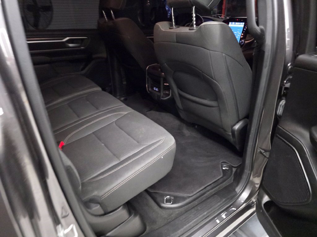 Used 2023 RAM 1500 Big Horn AWD/4WD image 40
