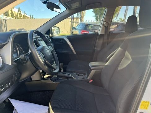 Used 2014 Toyota RAV4 LE FWD image 9