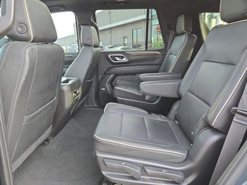 Used 2021 Chevrolet Tahoe Premier w/ Premium Package image 13