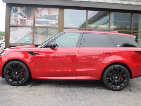 Used 2024 Land Rover Range Rover Sport Dynamic SE image 2