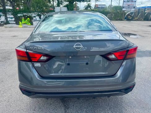 Used 2025 Nissan Altima 2.5 SV FWD image 9