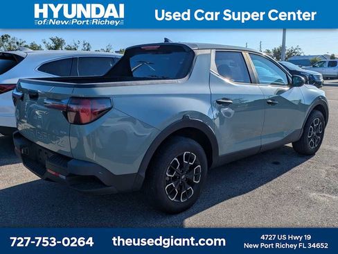 Used 2023 Hyundai Santa Cruz SE AWD/4WD image 2