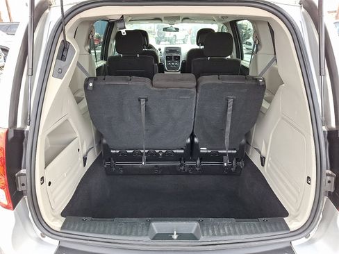 Used 2012 Dodge Grand Caravan SXT image 27