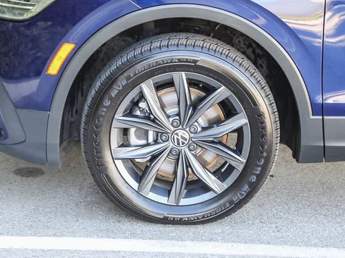 Used 2022 Volkswagen Tiguan SE image 9