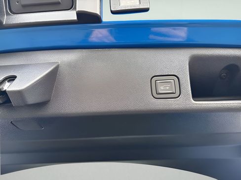 New 2026 Chevrolet Equinox EV LT AWD/4WD image 18