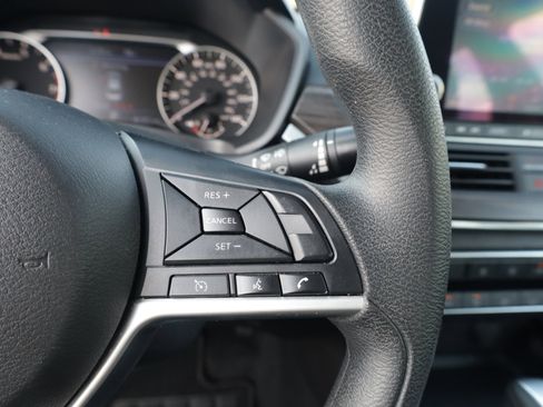 Used 2024 Nissan Altima 2.5 SV image 20