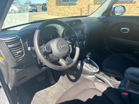Used 2016 Kia Soul w/ Convenience Package FWD image 17