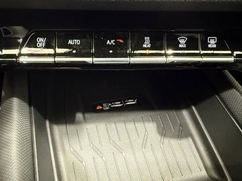 New 2026 Chevrolet Equinox EV LT image 34