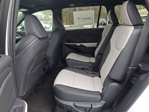 New 2026 Lexus TX 500h AWD image 5