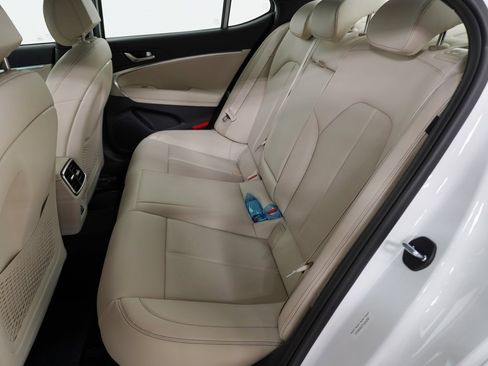 Used 2026 Genesis G70 2.5T image 26