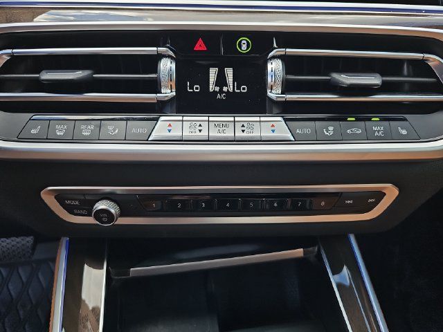 Used 2022 BMW X5 xDrive40i AWD/4WD image 29