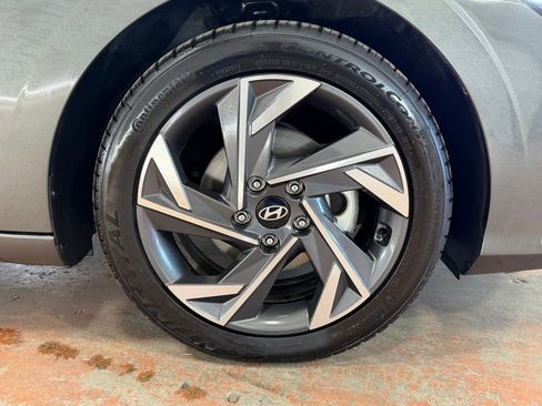 Certified 2024 Hyundai Elantra SEL w/ Convenience Package image 8