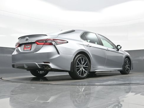 Used 2024 Toyota Camry SE FWD image 31
