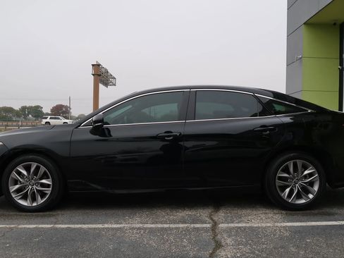 Used 2019 Toyota Avalon XLE image 7