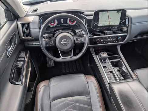 Used 2024 Nissan Pathfinder Platinum w/ Cargo Package FWD image 10