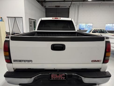 Used 2007 GMC Sierra 2500 SLE w/ Heavy-Duty Power Package image 6