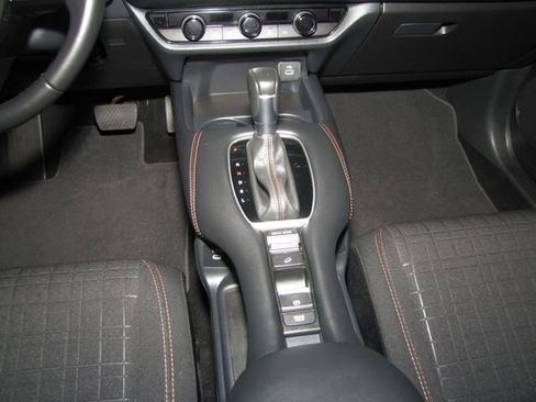 Certified 2025 Honda HR-V Sport image 14