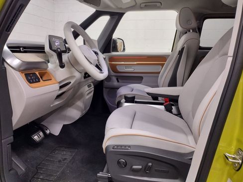 New 2025 Volkswagen ID. Buzz Pro S Plus image 24