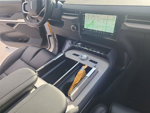 New 2026 Lincoln Navigator Premiere AWD/4WD image 27