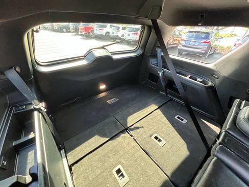 Used 2020 Ford Expedition XLT w/ Equipment Group 202A AWD/4WD image 29
