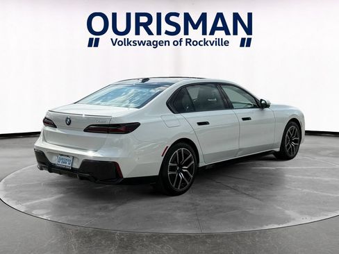 Used 2023 BMW 740i w/ Parking Assistance Package RWD image 6
