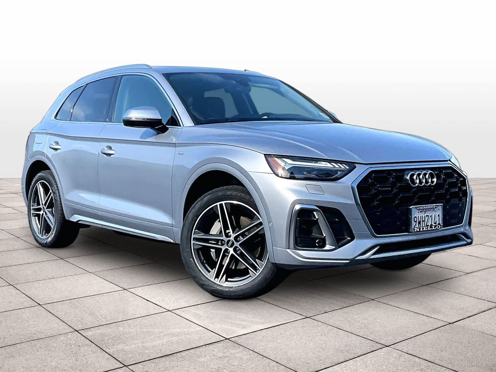Used 2022 Audi Q5 e Prestige AWD/4WD image 2