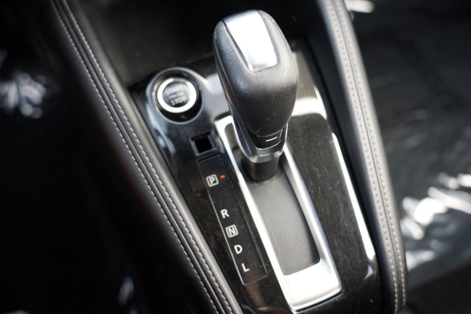 Used 2020 Nissan Kicks SR FWD image 26