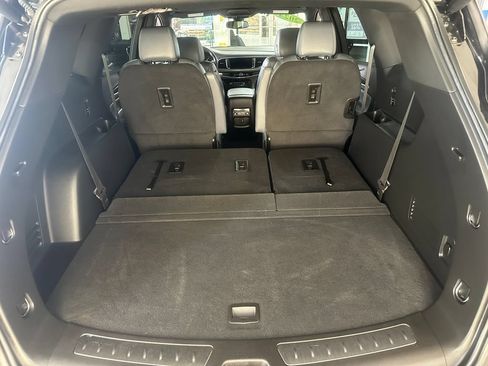 Used 2024 Buick Enclave Essence w/ Sport Touring Edition FWD image 38