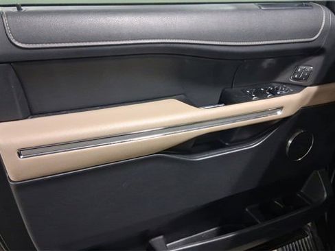 Used 2024 Ford Expedition Limited image 26