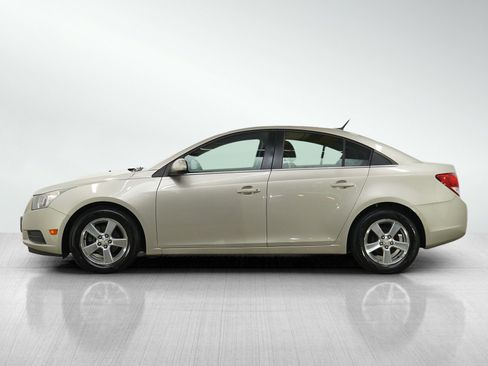 Used 2013 Chevrolet Cruze LT FWD image 2