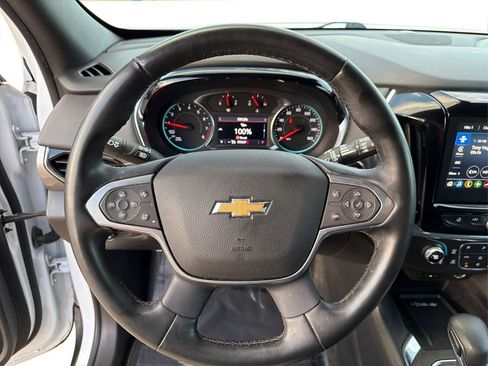 Used 2023 Chevrolet Traverse LT image 17