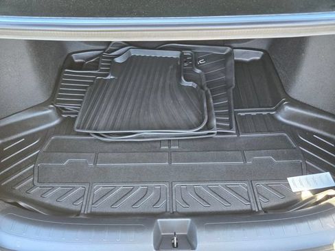 Used 2023 Honda Civic Sport image 9