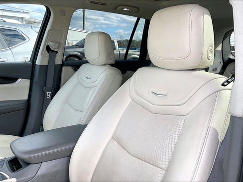 Used 2021 Cadillac XT6 Premium Luxury image 8