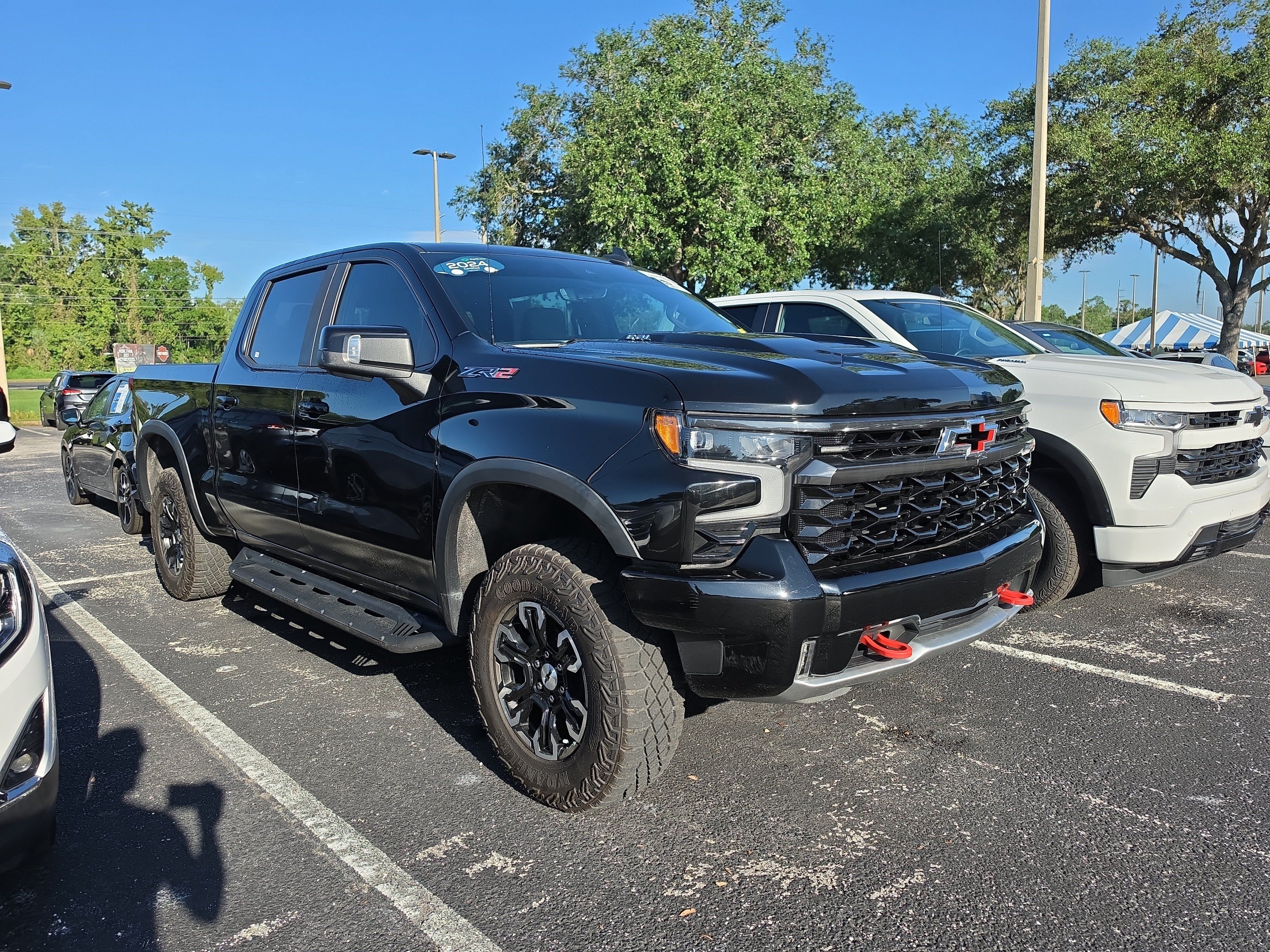 Used 2024 Chevrolet Silverado 1500 ZR2 w/ Technology Package AWD/4WD image 1