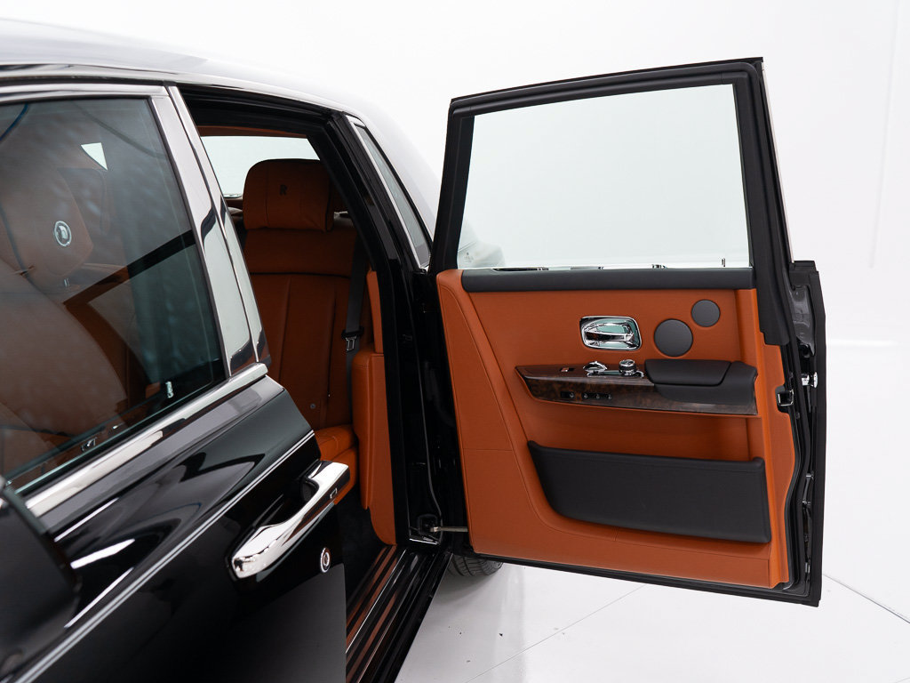 Certified 2023 Rolls-Royce Phantom Sedan RWD image 21
