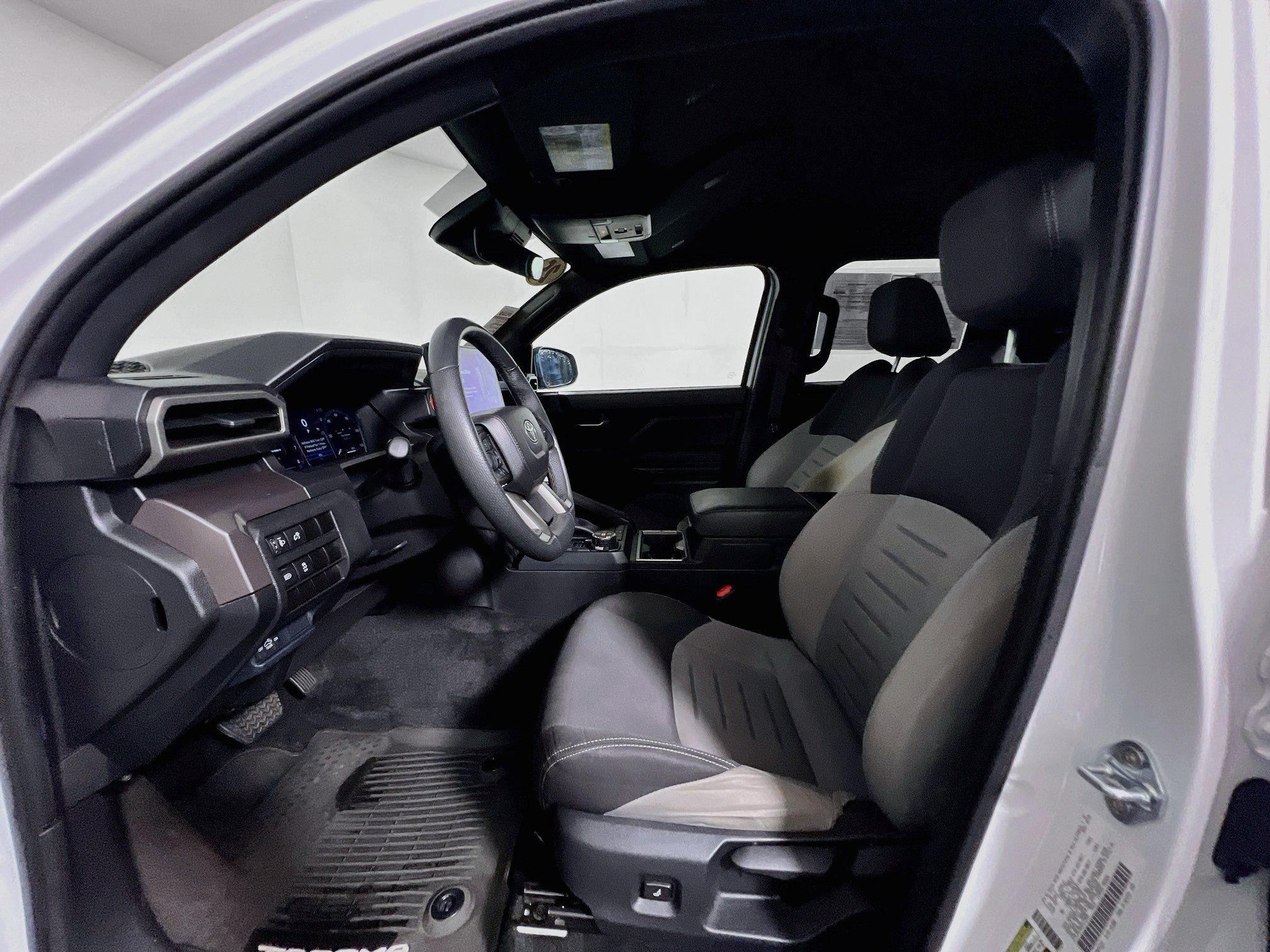 Used 2025 Toyota Tacoma TRD Off-Road AWD/4WD image 14