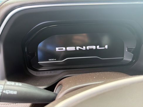 Used 2023 GMC Yukon Denali RWD image 12