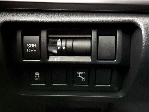 Used 2018 Subaru Crosstrek 2.0i Limited image 32