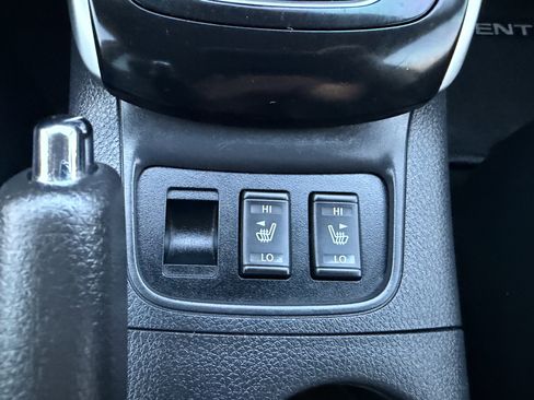 Used 2016 Nissan Sentra SL image 32