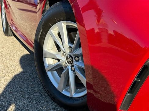 Used 2025 Toyota Camry LE image 2