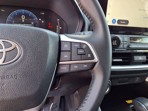 Certified 2025 Toyota Grand Highlander AWD image 11