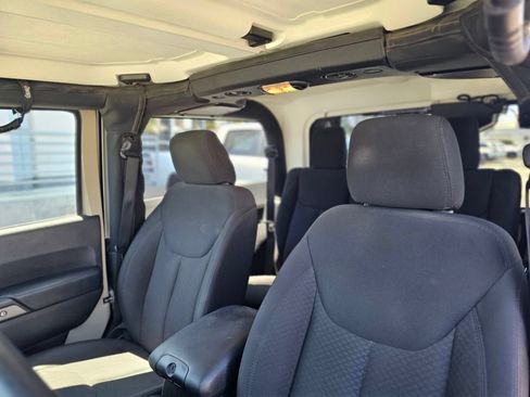 Used 2017 Jeep Wrangler Sport AWD/4WD image 22