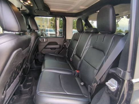 Used 2022 Jeep Wrangler Unlimited Rubicon 4xe w/ Steel Bumper Group AWD/4WD image 15