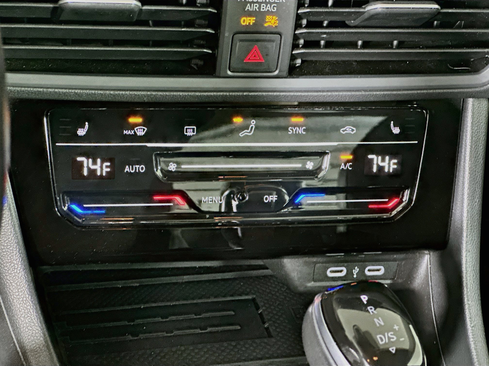 Used 2025 Volkswagen Jetta SE FWD image 23